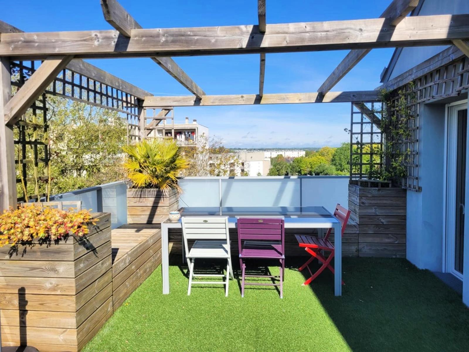 Le Nid : Rooftop Moderne Surplombant La Appartement *