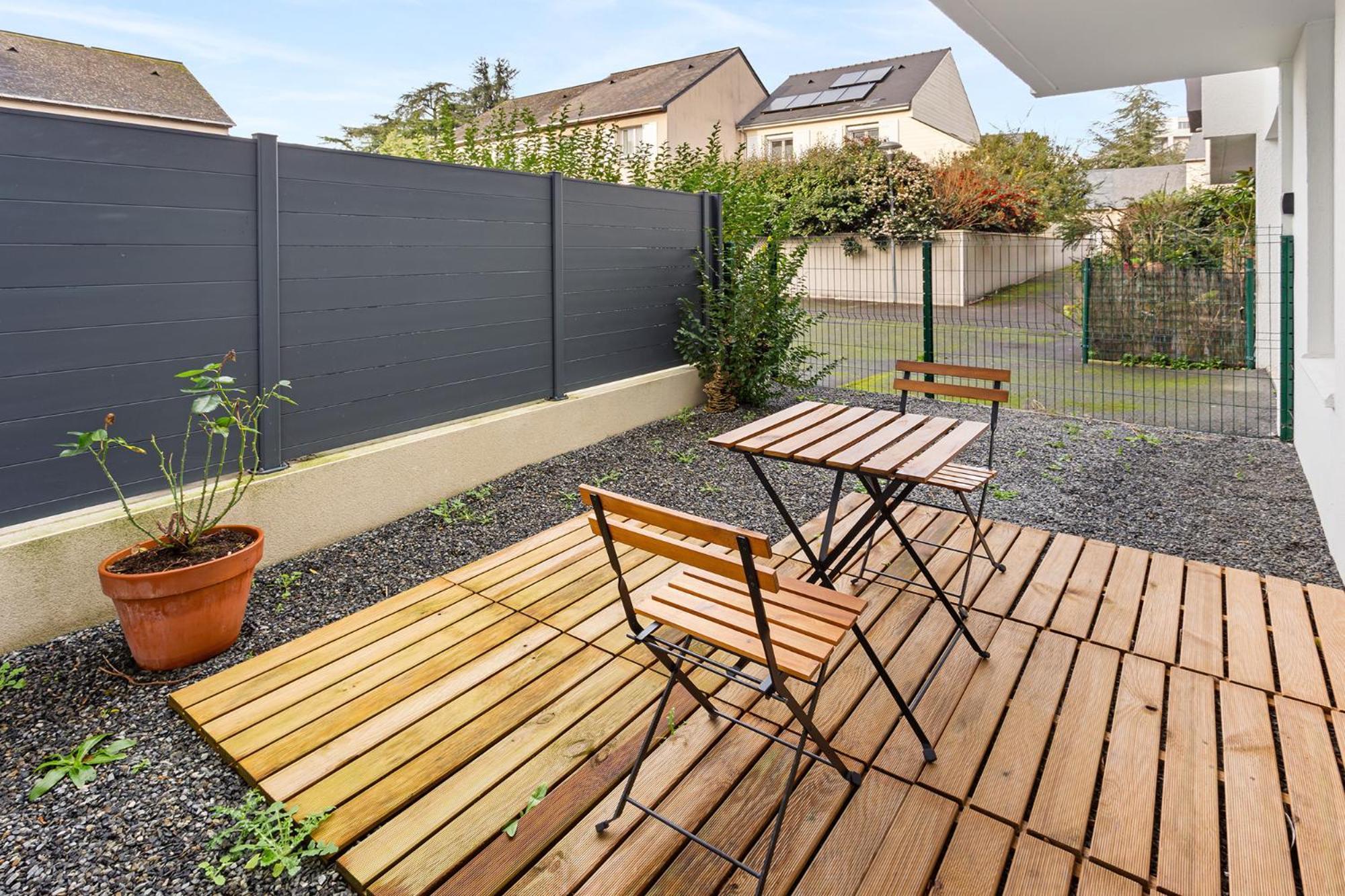 Appartement Le Petit Patio - Renove, Paisible Et Proche Centre