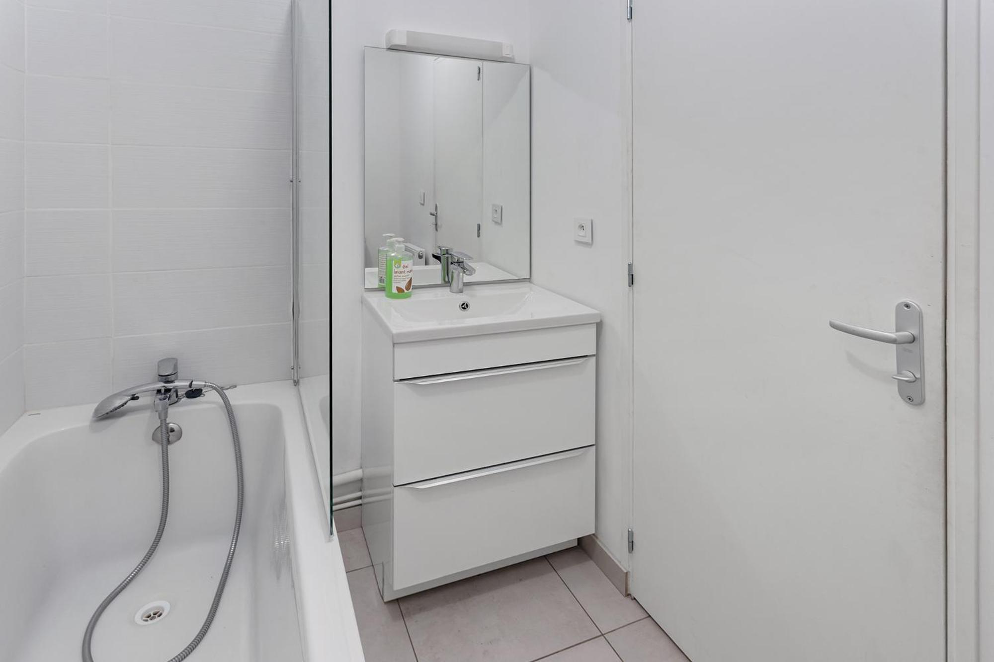 Le Petit Patio - Renove, Paisible Et Proche Centre Appartement Nantes