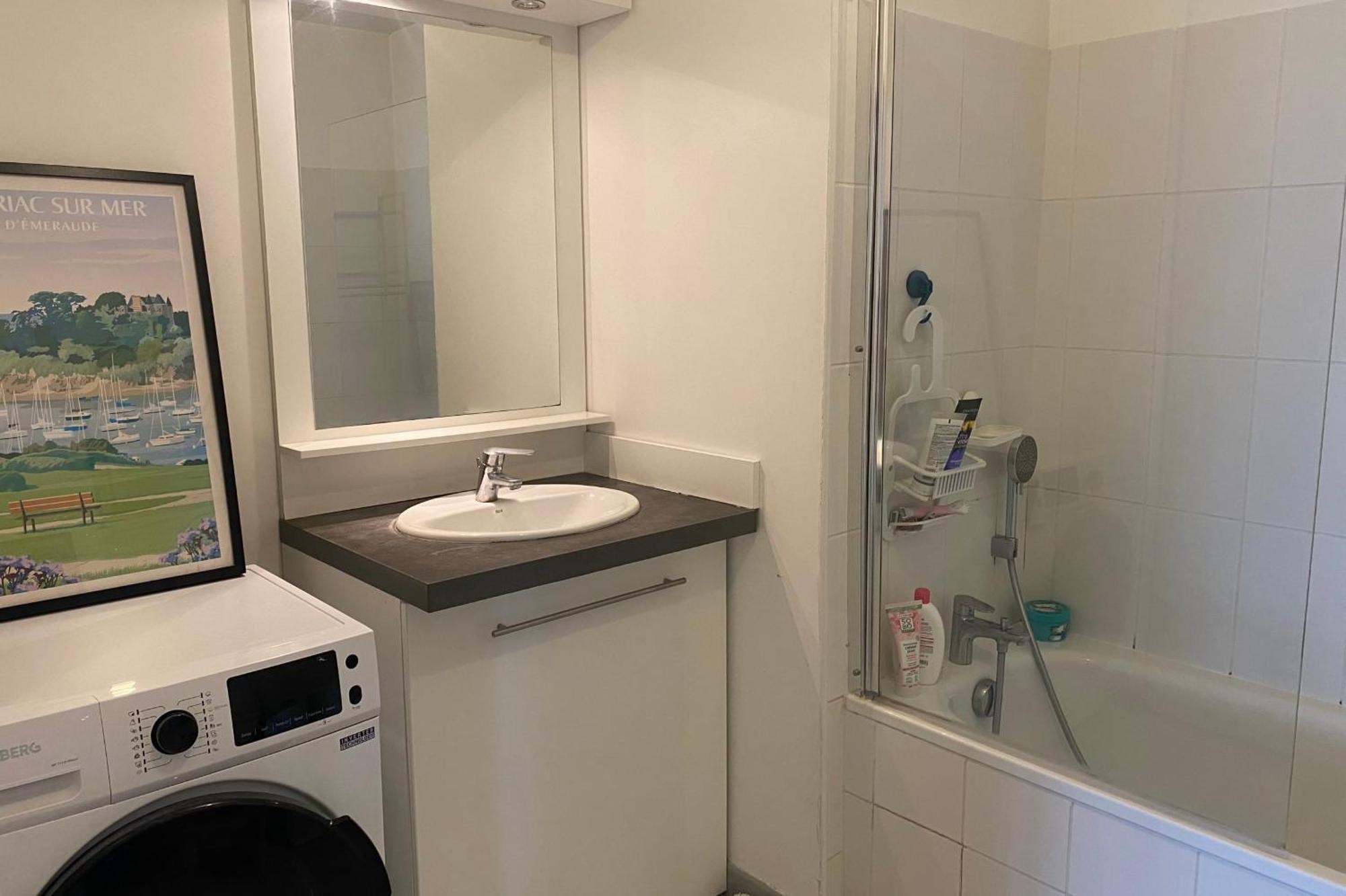 Two-bedroom With Balcony * Nantes