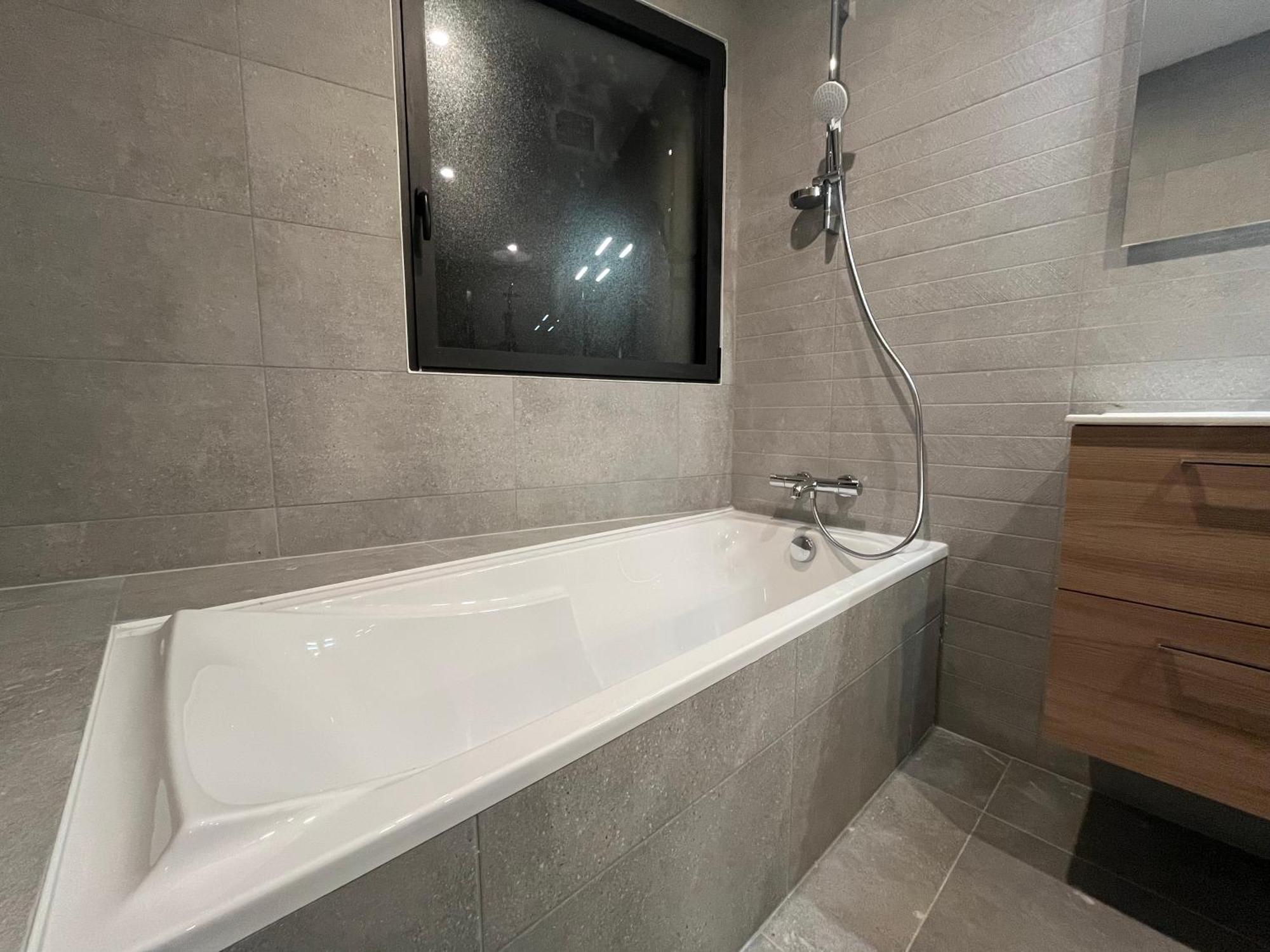 Jolie Maison Neuve Nantes-zola Hébergement de vacances Nantes