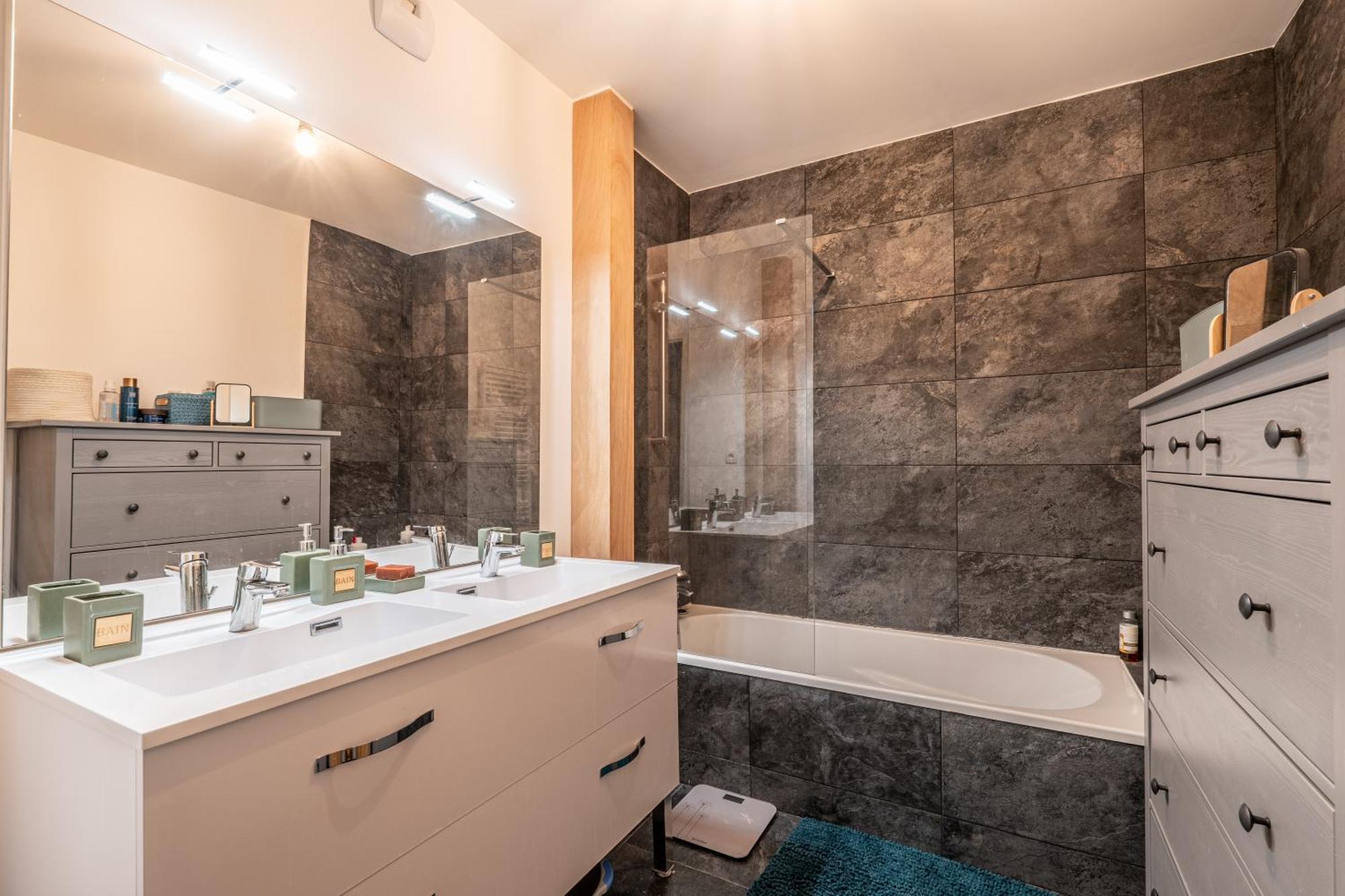 Appartement Le Sesame - Wifi, Central, Terrasse, Moderne Nantes