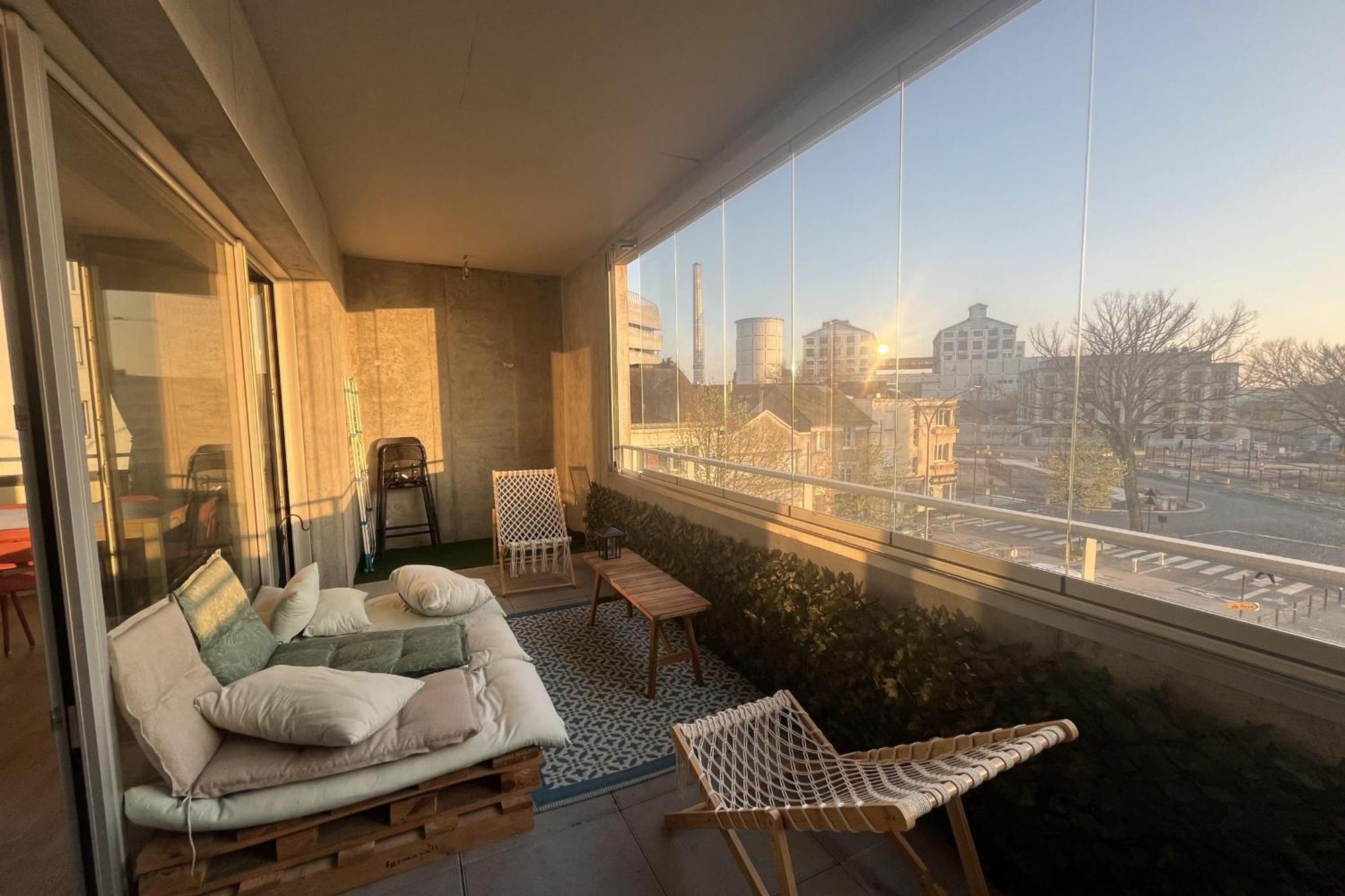 Appartement 3-bedroom With Spacious Balcony *