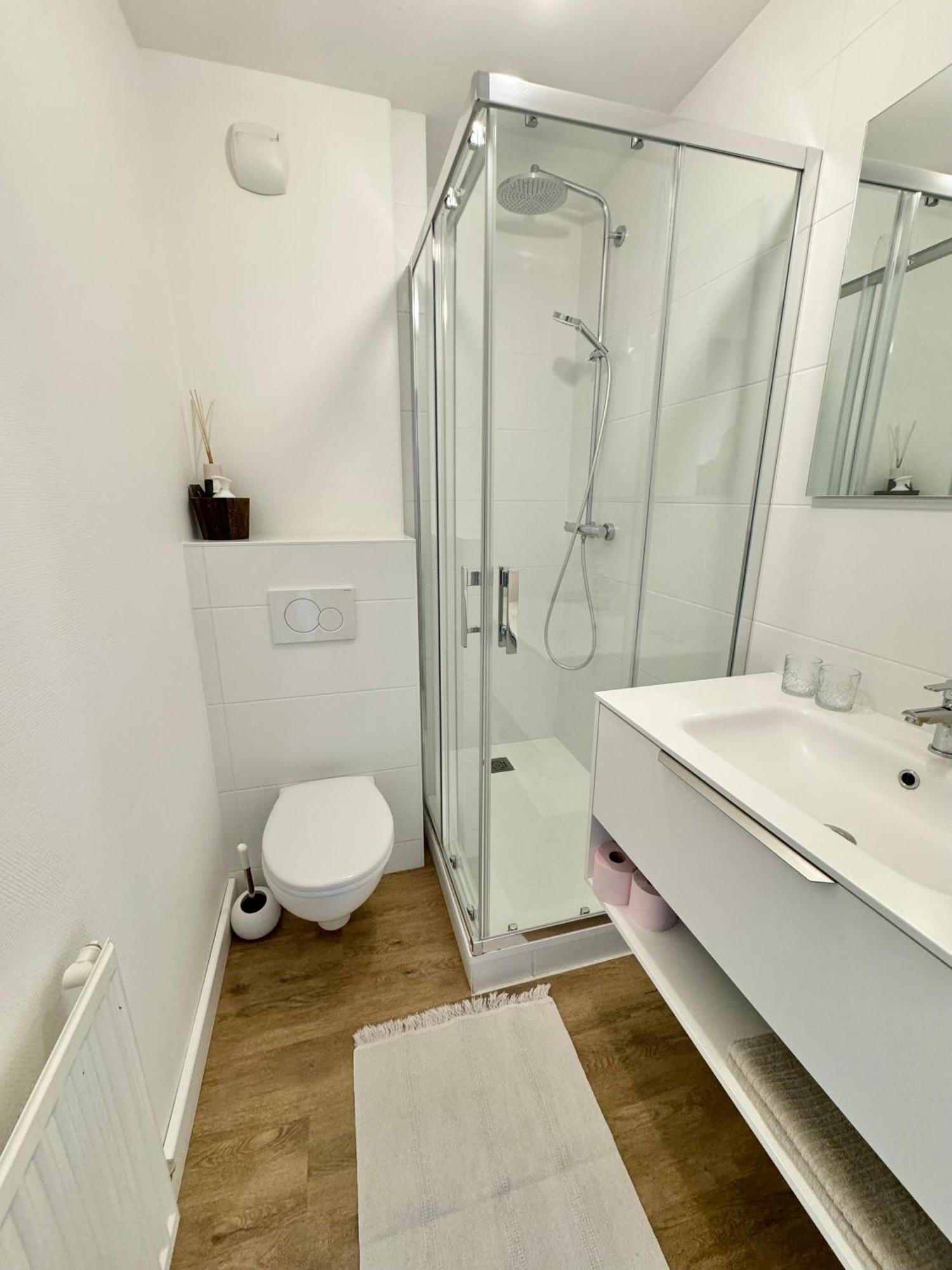 T2 - Cite Des Congres - 5' A Pied De La Gare - Parking Apartment