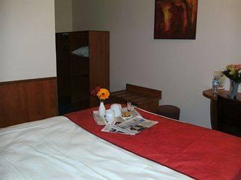 Brit La Beaujoire - L'amandine Hotel 4*