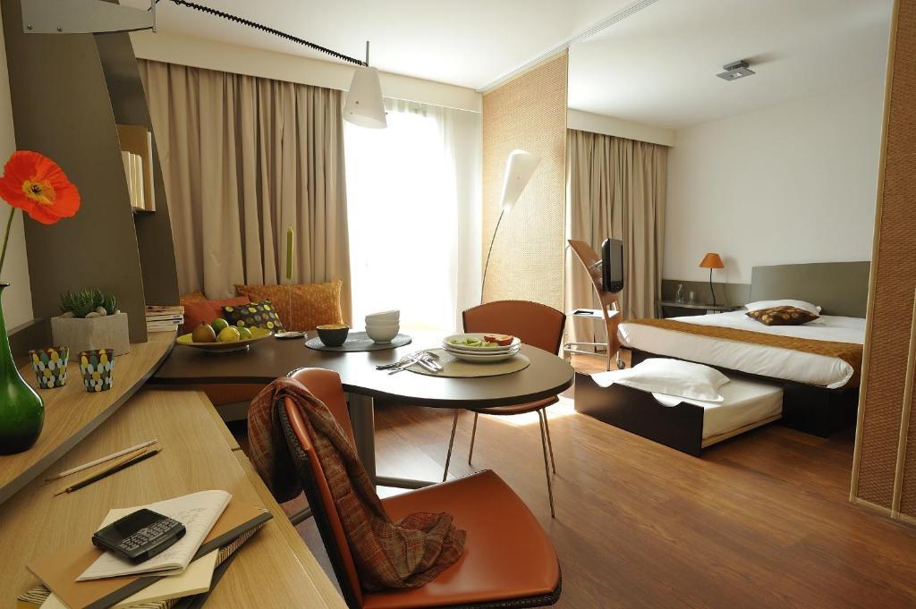 Adagio Centre 4*
