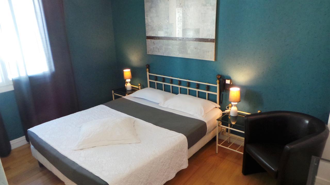 Le Cambronne Hotel 2*