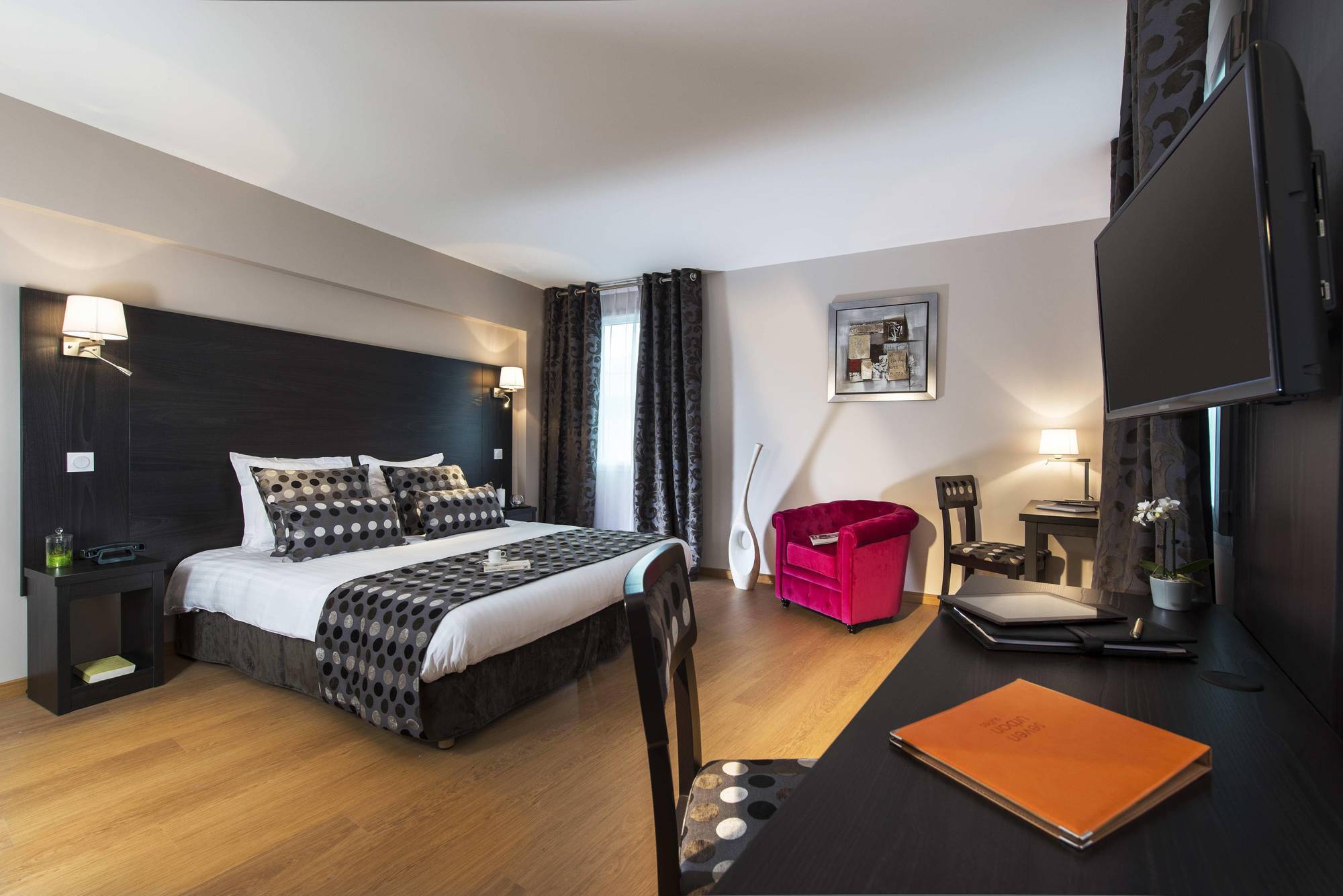 Seven Urban Centre Hotel 4*