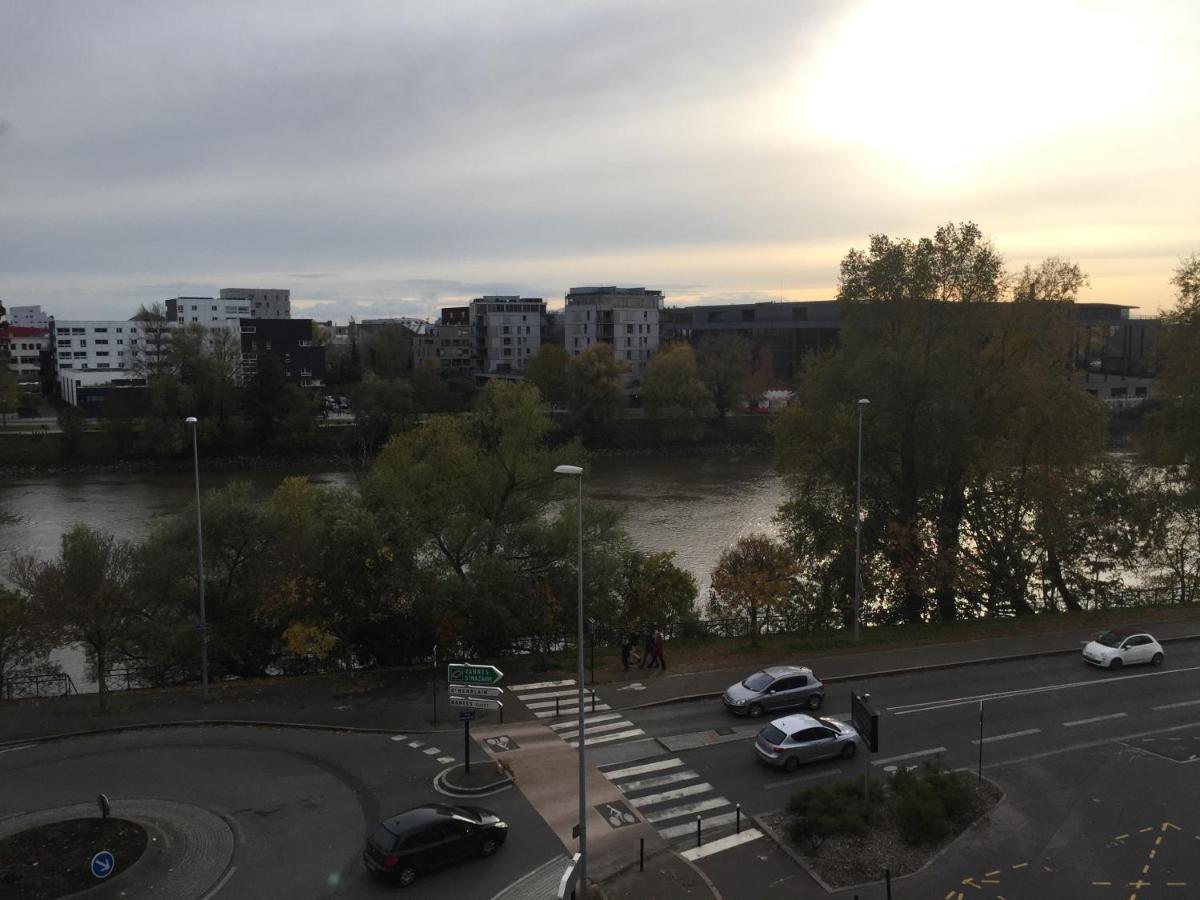 Apartment T2 Hyper Centre Bord De Loire Parking Nantes