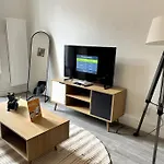 Studio Duquesne 1/2 Pers