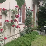 Oasis De Verdure En Centre Ville
