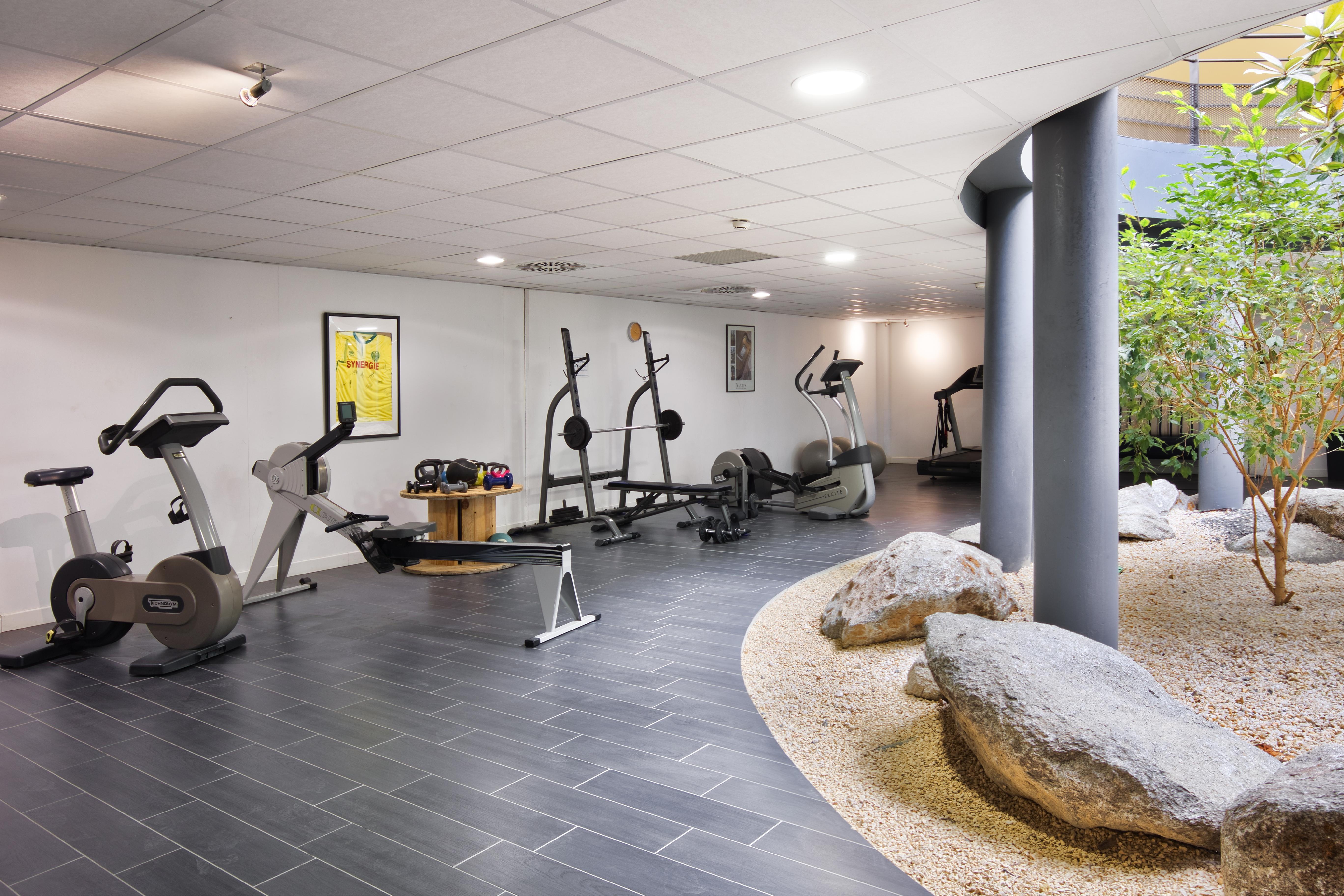 Hotel Sure By Western Beaujoire 3*