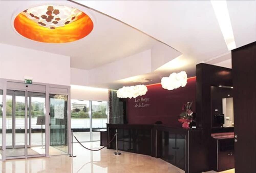 Appart hôtel Residhome Berges De La Loire 4*