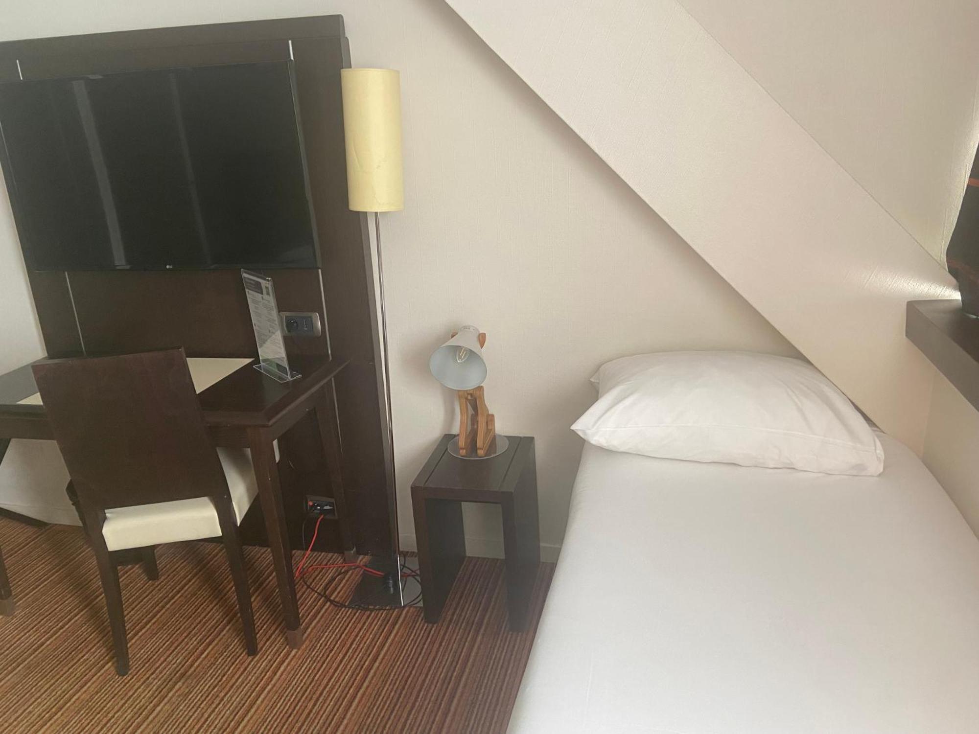 Hotel Ibis Styles Centre Place Royale 3*