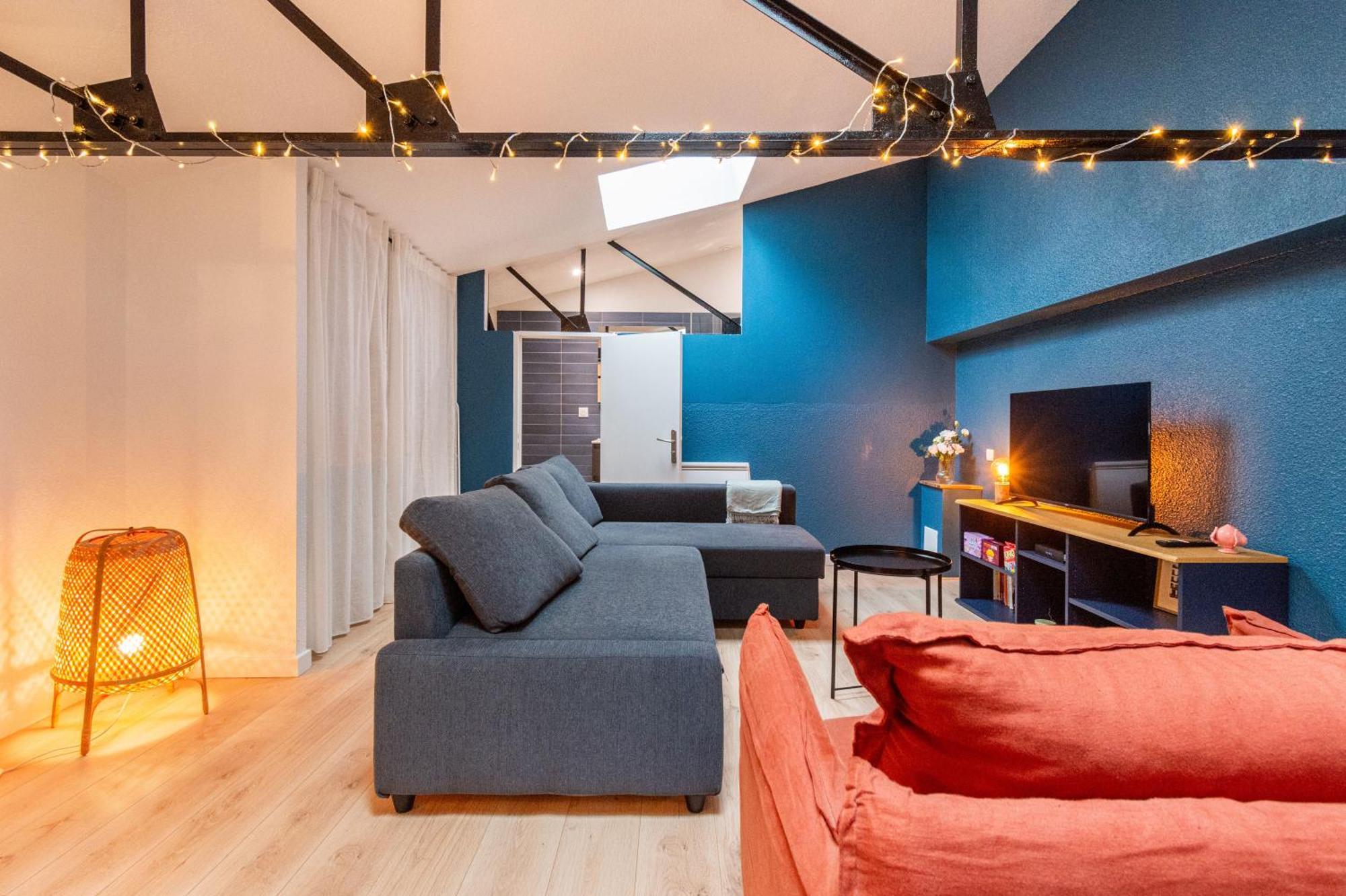 Appartement Duplex Industriel Sur L'ile De *