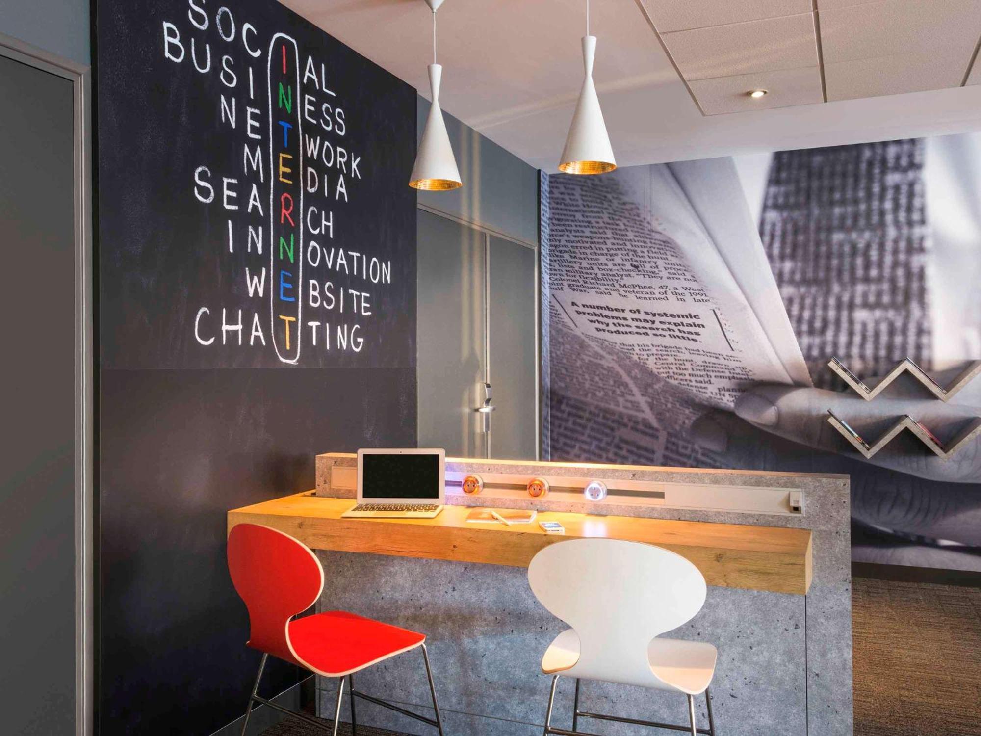 Hotel Ibis Centre Gare Sud 3*