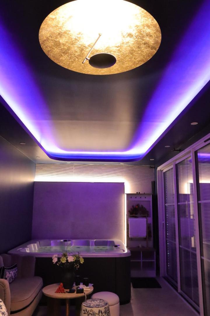 Jacuzzi Privatif Li Li Et Rose Bed & Breakfast