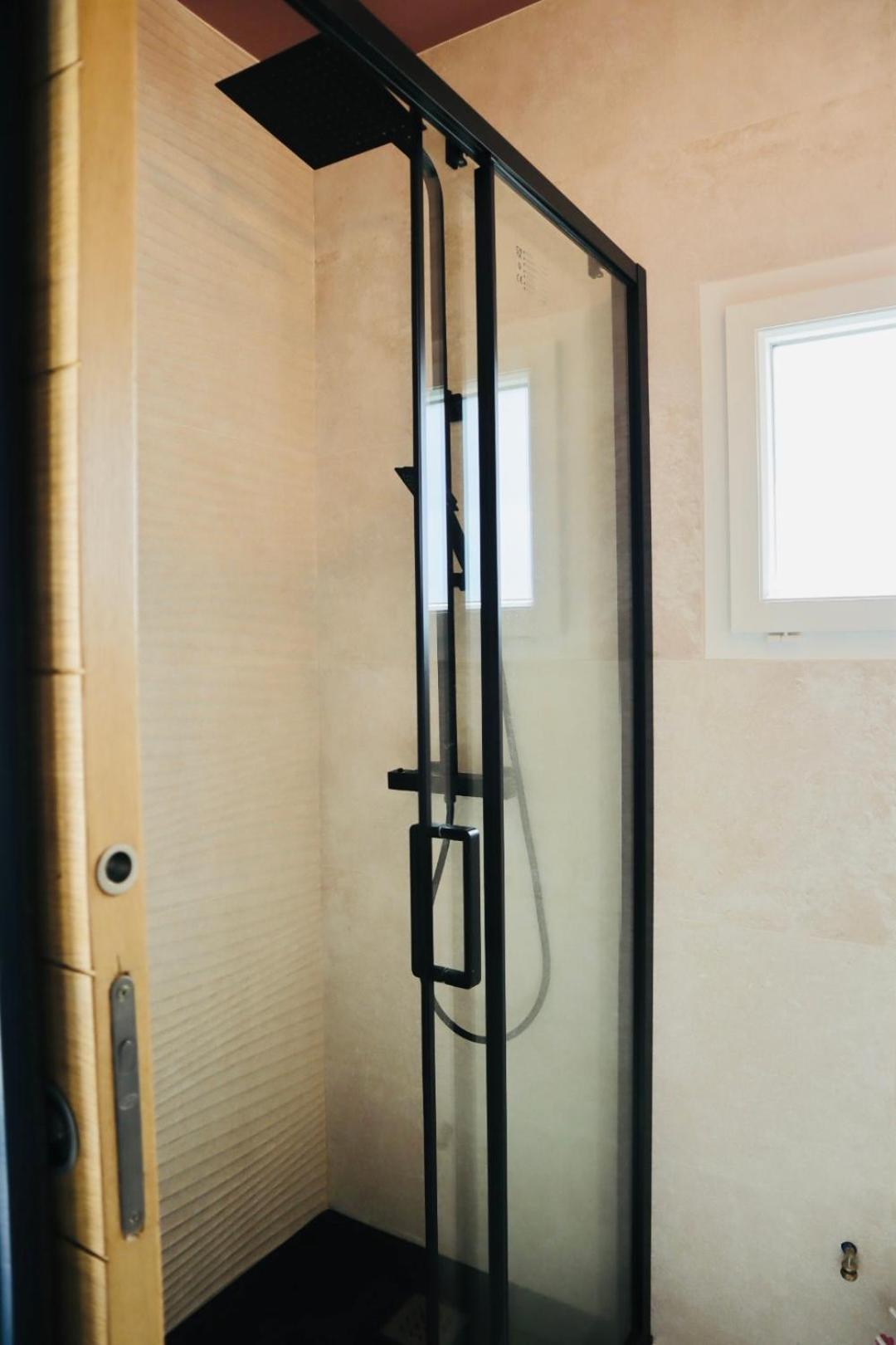 Jacuzzi Privatif Li Li Et Rose Bed & Breakfast